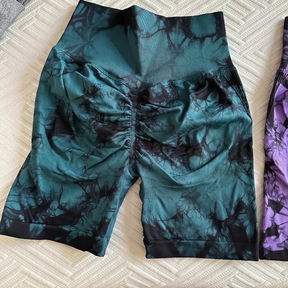 Teal/Black Tie Dye Scrunch Butt Shorts